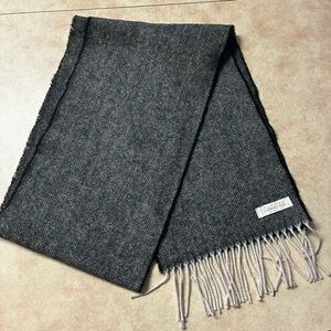 Cristina Chiti Wool/Cashmere Classic Black & White Chevron Scarf Unisex